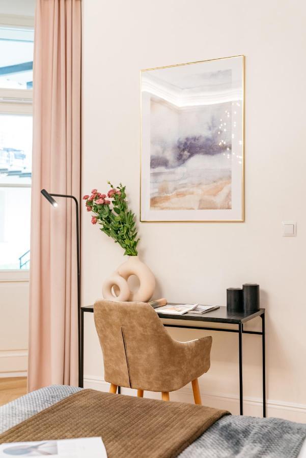 Dandelion Apartment - Loftaffair Краков Экстерьер фото
